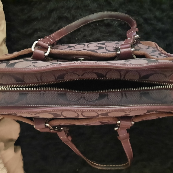 Coach - Picture 3 of 10